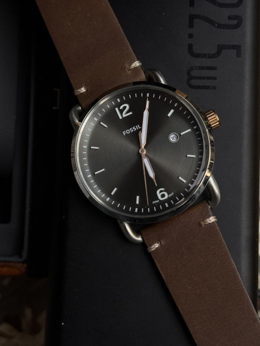 Fossill Men’s Brown Leather Quartz Watch – Classic Black Dial