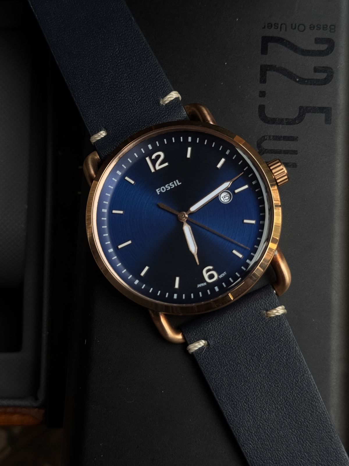 Fossill Men’s Blue Dial Quartz Watch – Rose Gold Case & Leather Strap