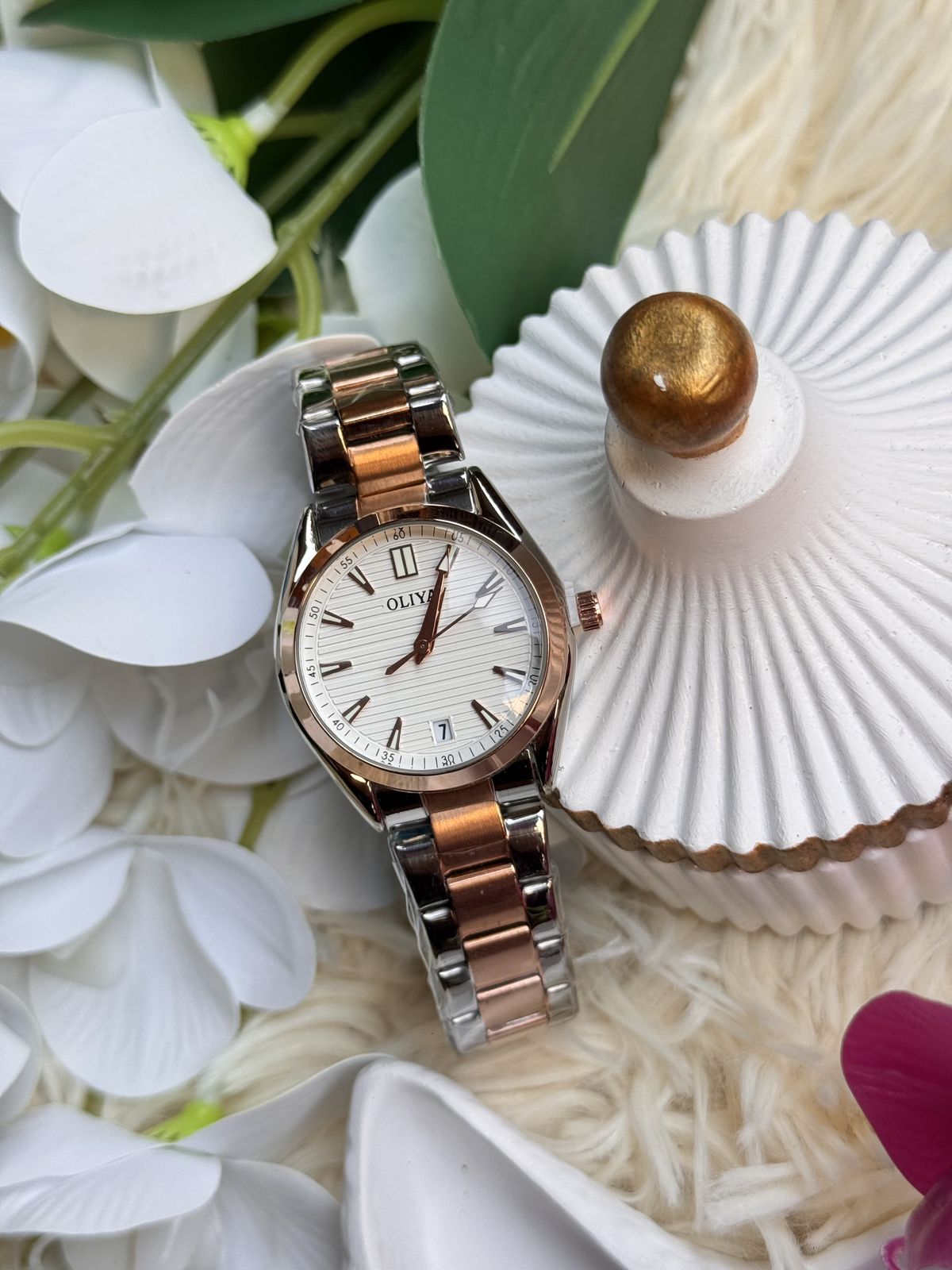 🤍 Oliya Two-Tone Rose Gold & Silver Classic Watch – White Textured Dial with Date Display