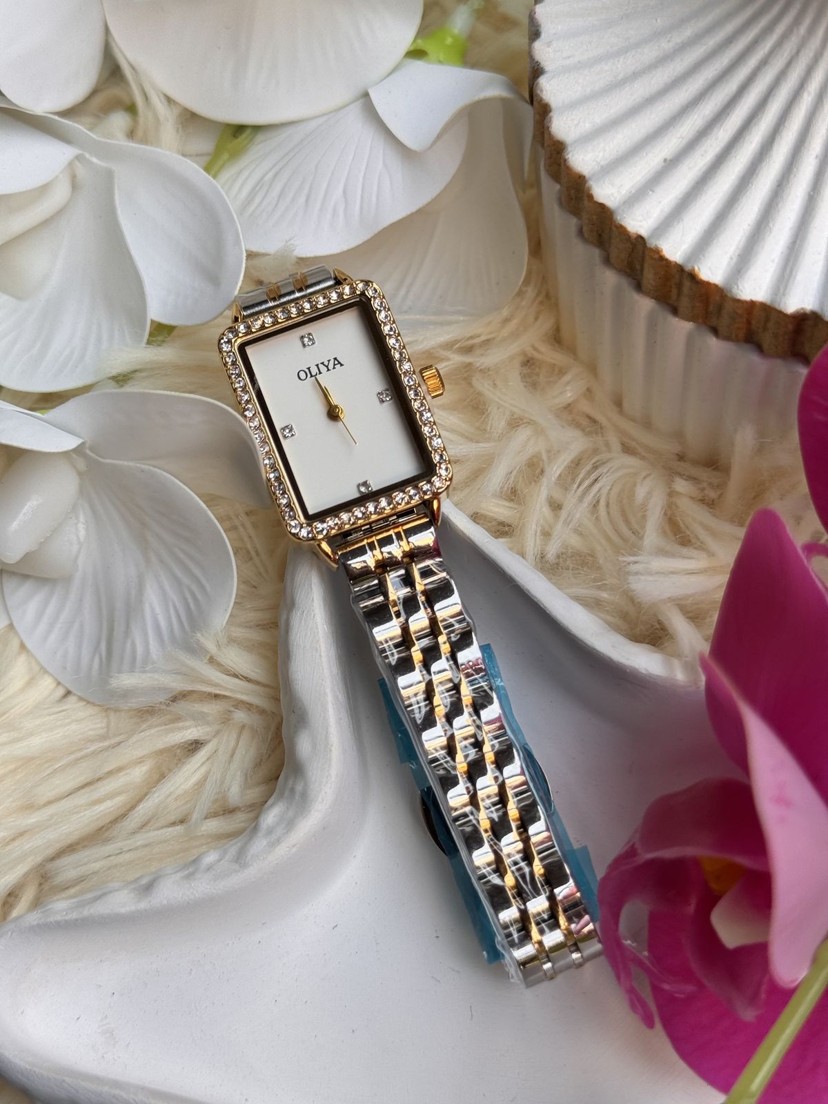 💎 Oliya Women’s Rectangular Crystal Bezel Watch – Two-Tone Silver & Gold Luxury Design