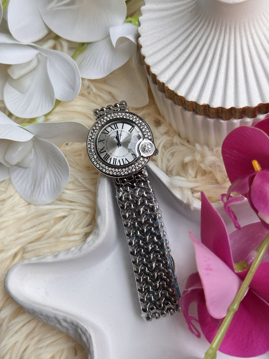 🤍 Oliya Women’s Luxury Silver Crystal Watch – Roman Dial with Diamond Accent