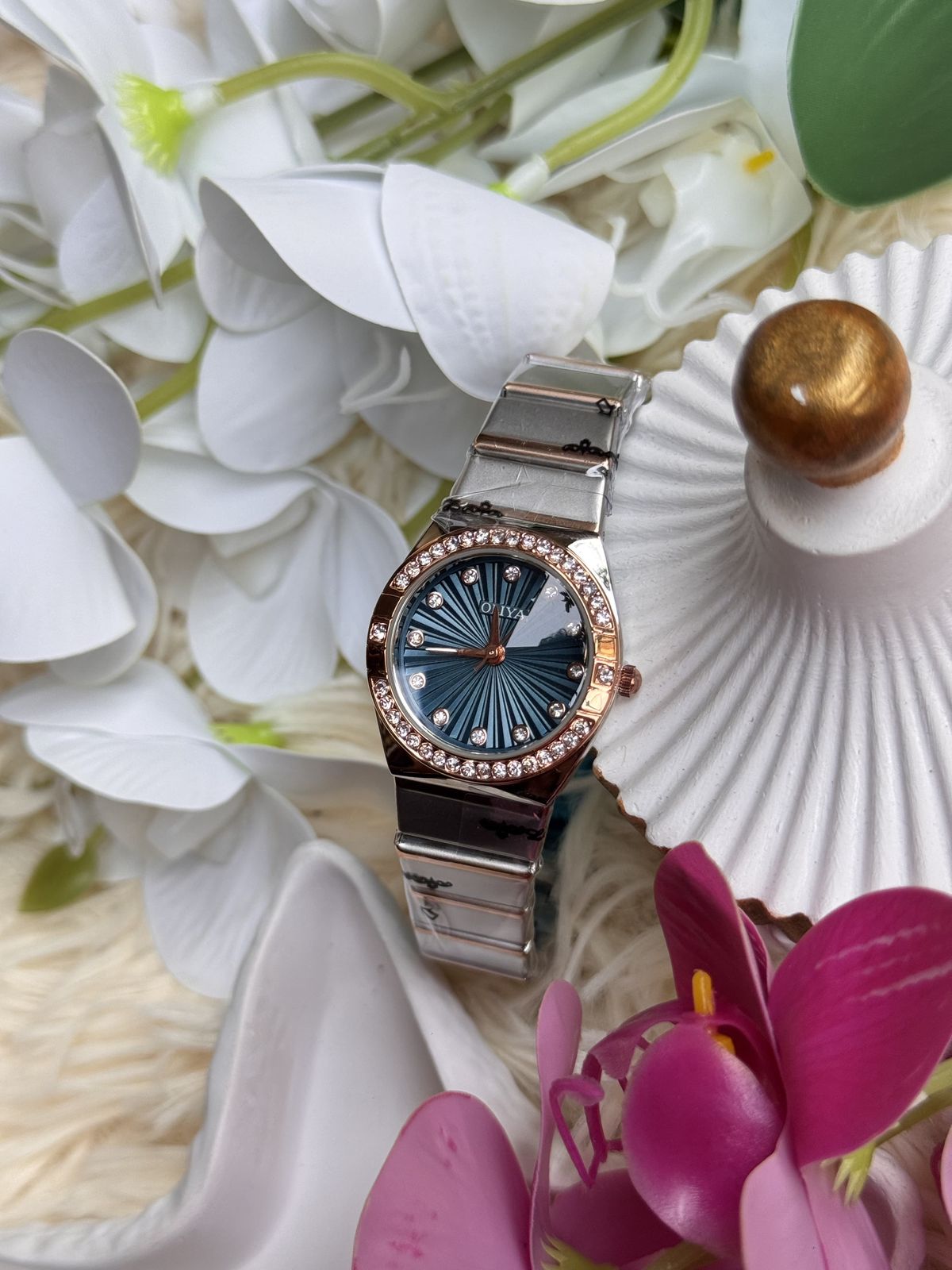 💙 Oliya Women’s Blue Dial Crystal Bezel Watch – Rose Gold & Silver Luxury Design