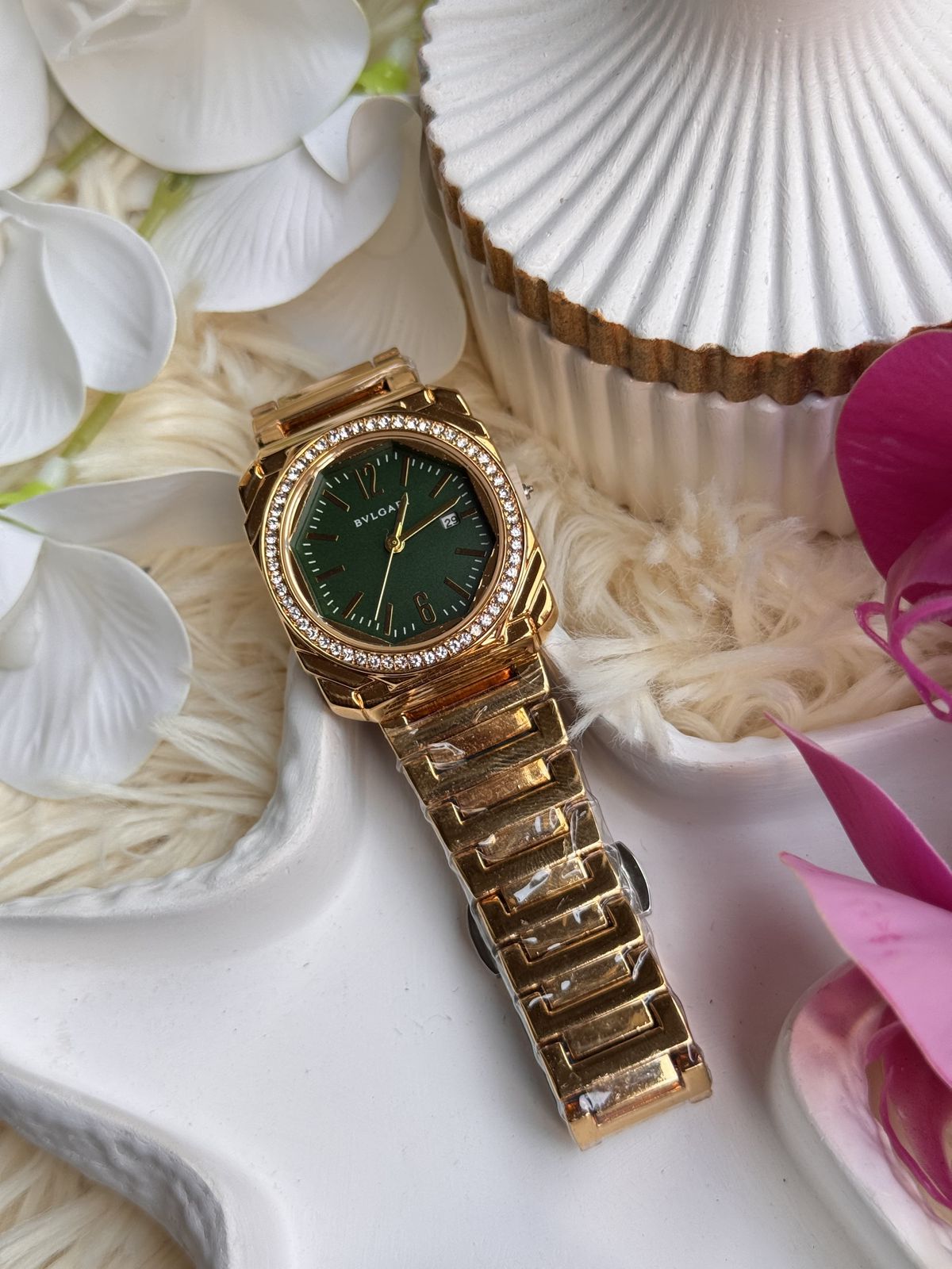 💚 Bvlgari-Inspired Gold Green Dial Watch – Luxury Crystal Bezel Women’s Timepiece