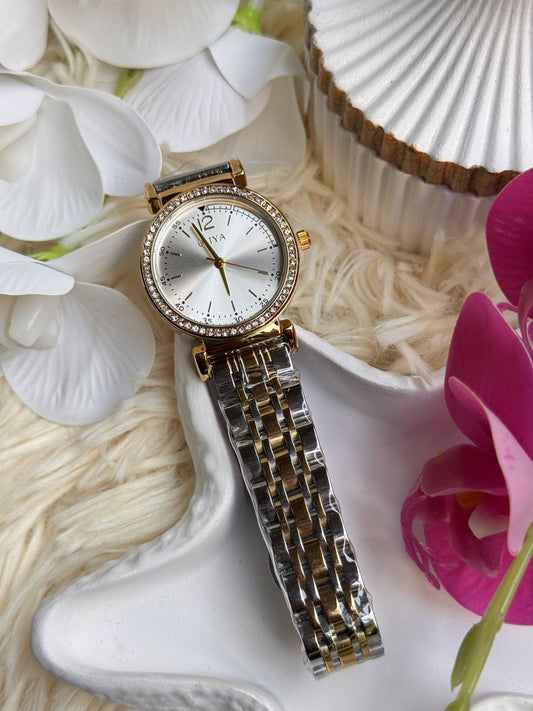 ✨ Oliya Women’s Two-Tone Crystal Bezel Watch – Silver Dial with Gold Accents