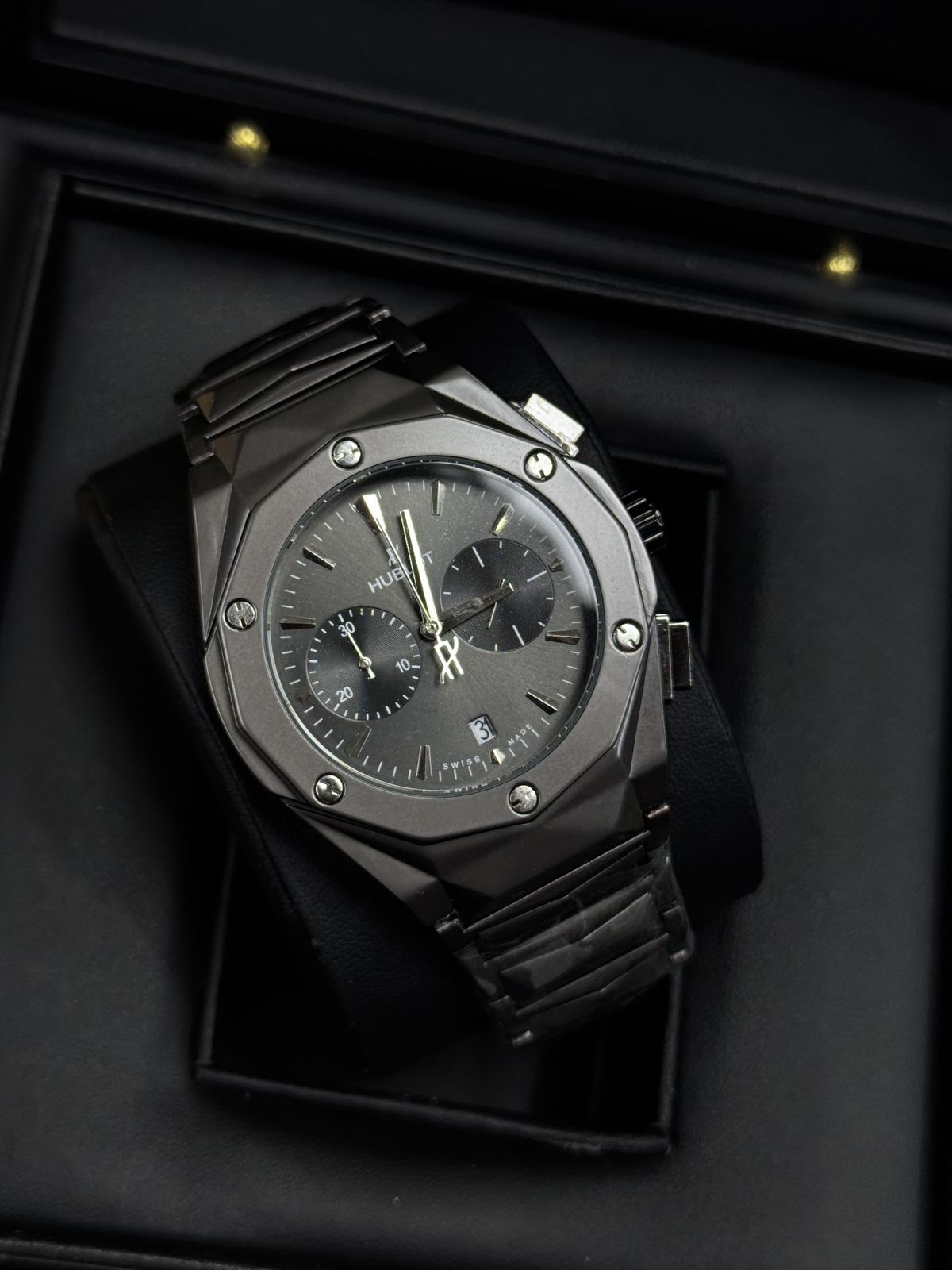 ⌚ Hublott Chronograph Watch – Black Stainless Steel (Men’s)