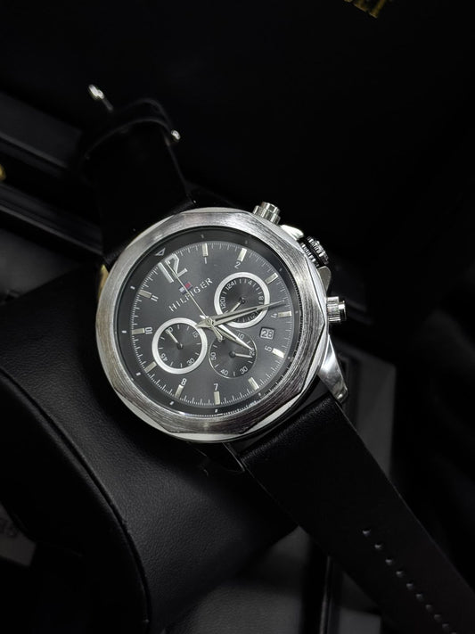 ⌚ Tommyy Hilfiger Chronograph Watch – Black Dial & Leather Strap