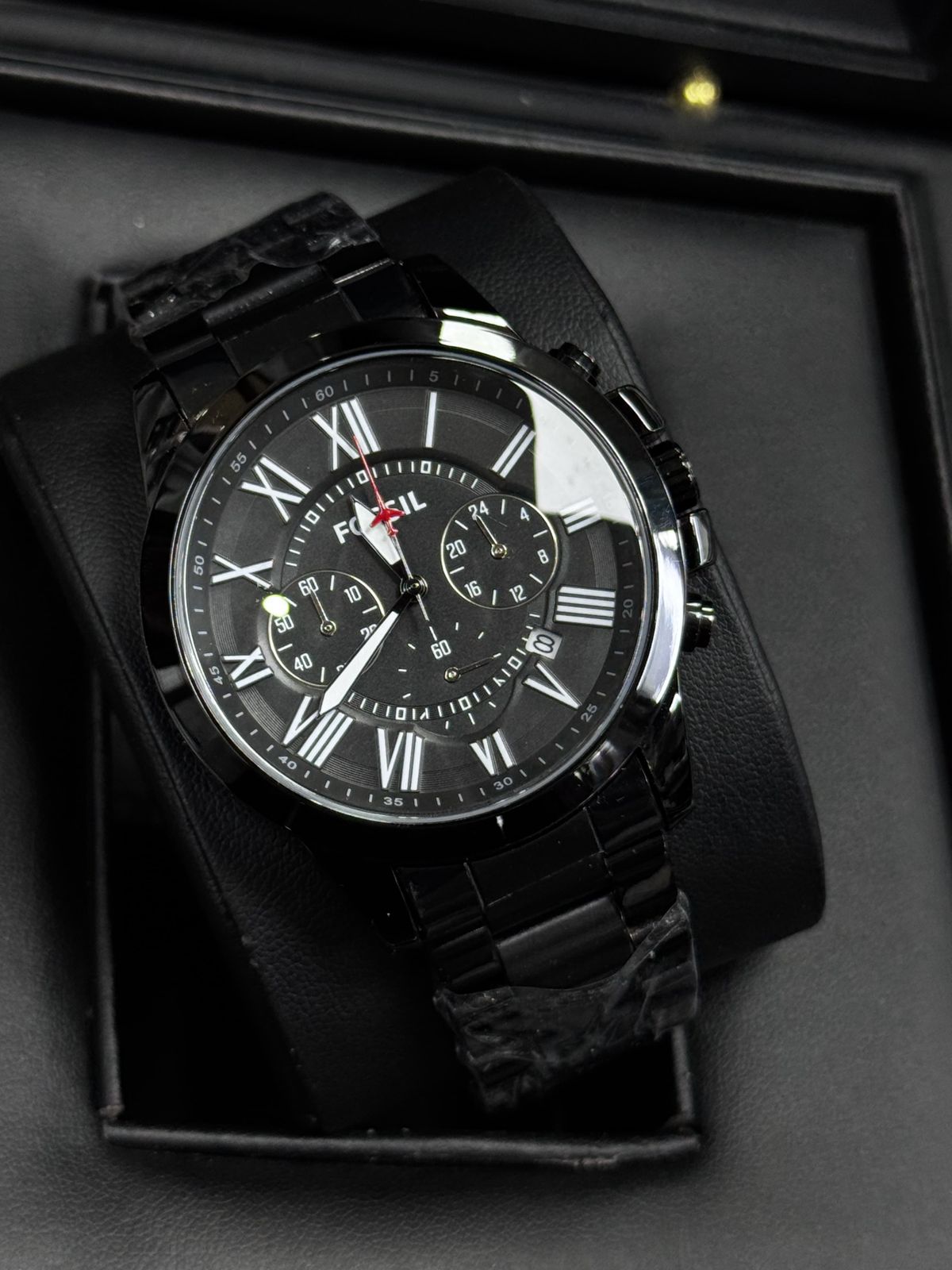 ⌚ Fossill Style Chronograph Watch – Black Dial & Black Metal Strap (Men’s)