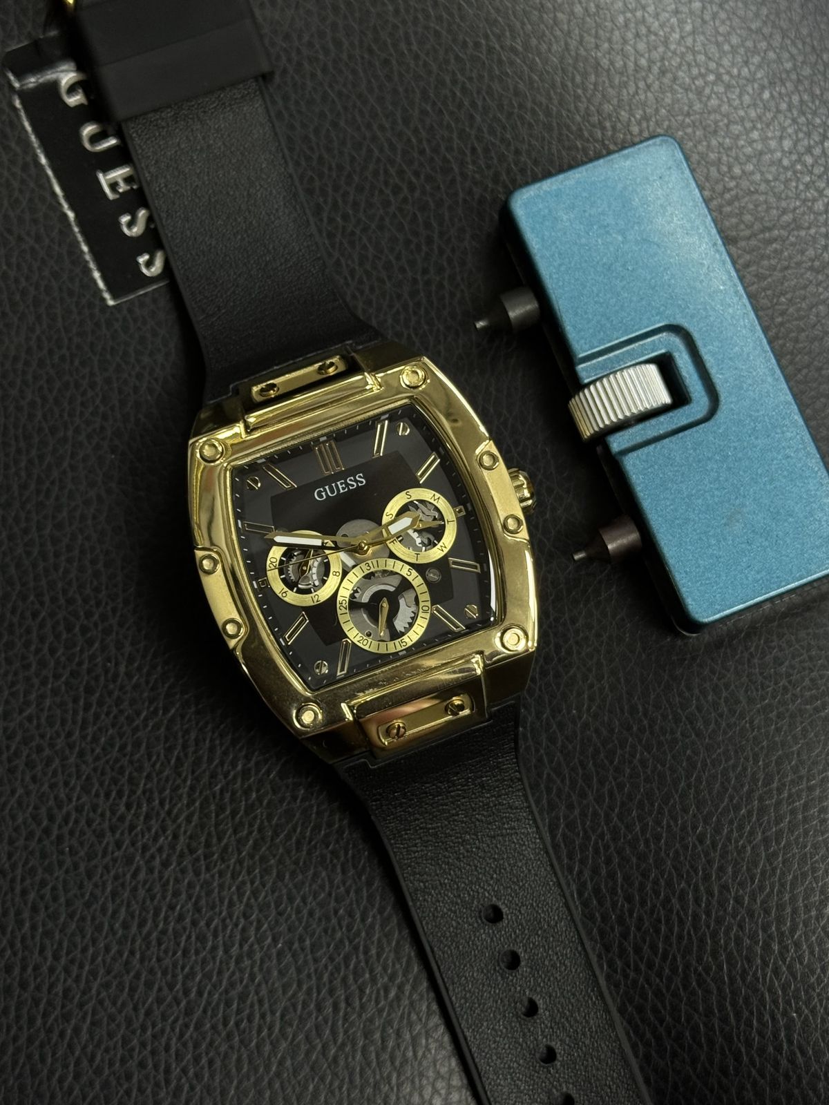 Guesss Square Dial Watch – Black Dial – Gold Case – Rubber Strap – Quartz