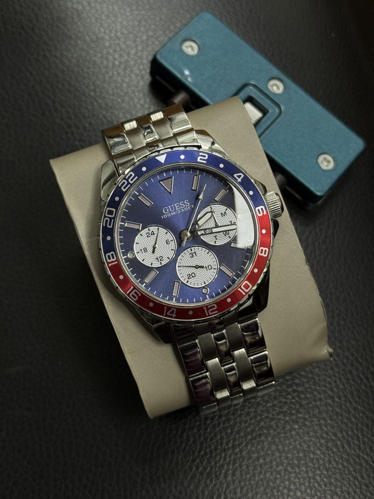 Guesss Sports Chronograph Watch – Blue Dial – Pepsi Bezel – Stainless Steel Bracelet