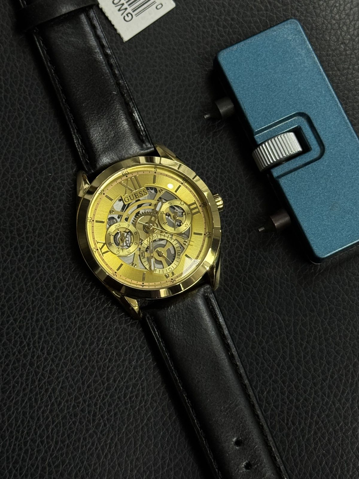 ✨ “Golden Pulse” – Guesss Skeleton Gold-Tone Automatic Watch | Bold. Refined. Unforgettable.